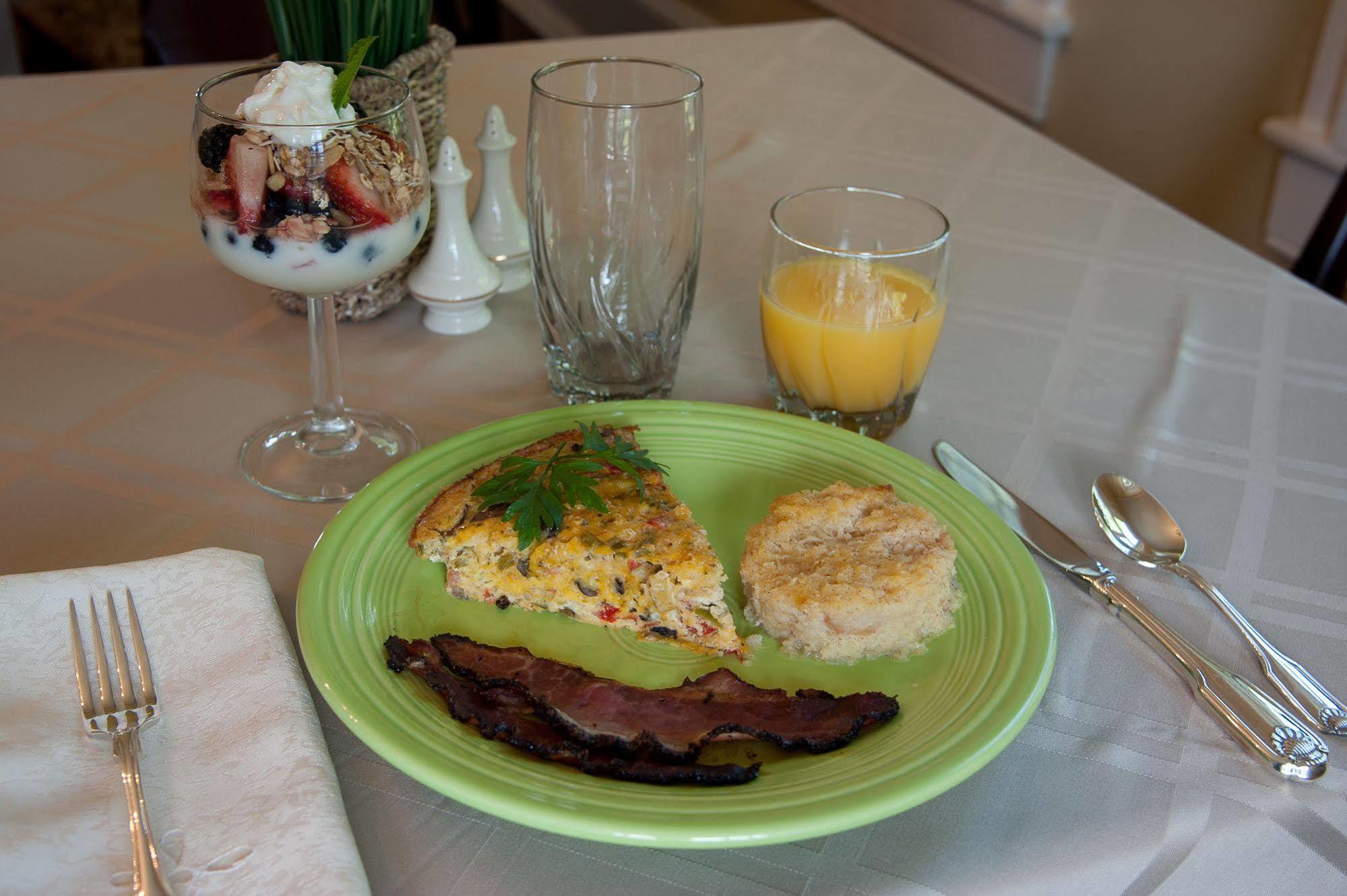 Steeles Tavern Manor Bed & Breakfast Raphine Exterior photo